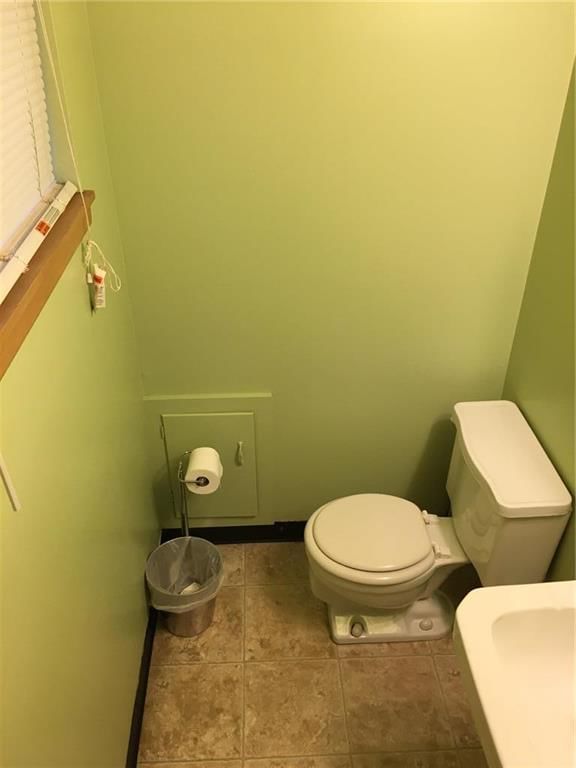 624 N Grover Street — photo 17