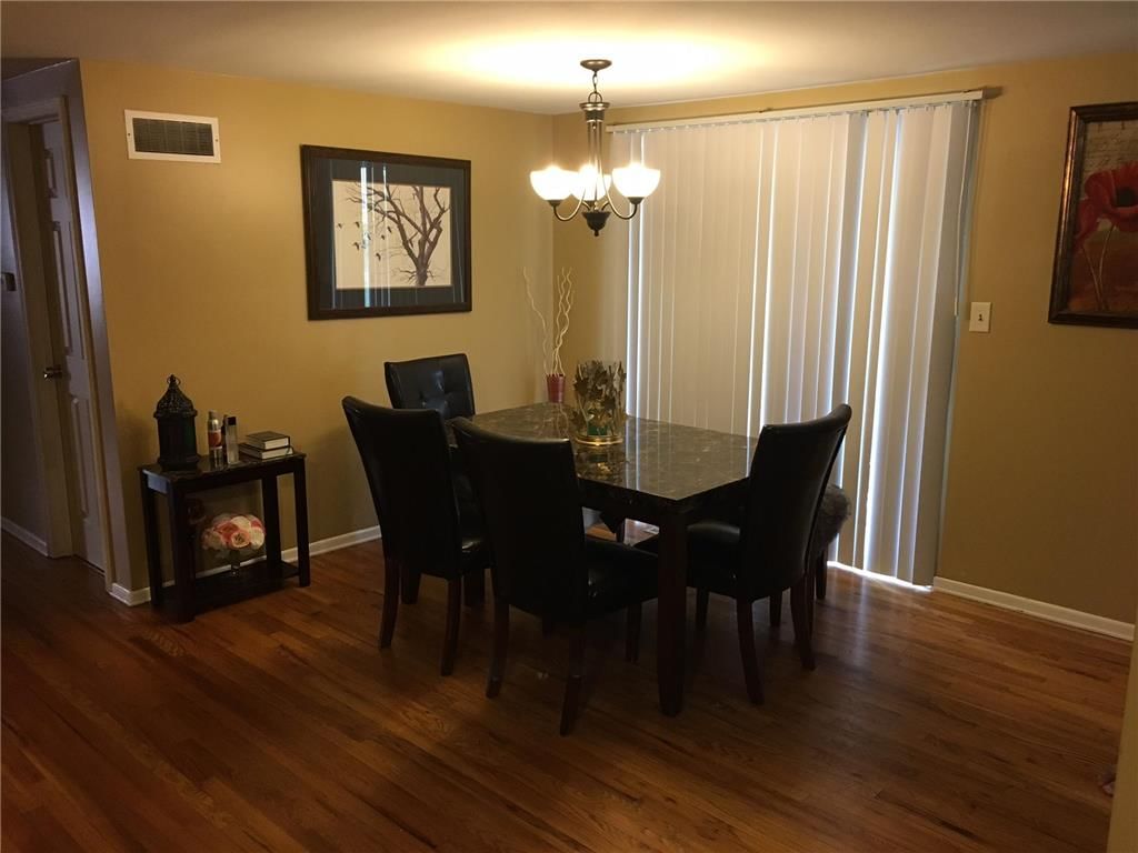 624 N Grover Street — photo 8