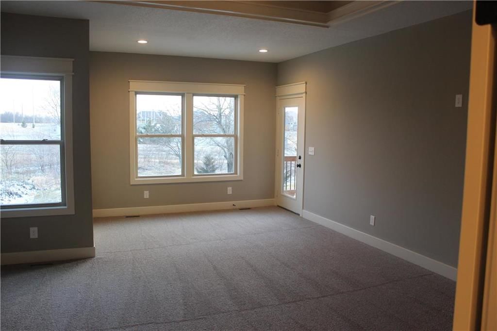 16433 Agnes St Street — photo 11