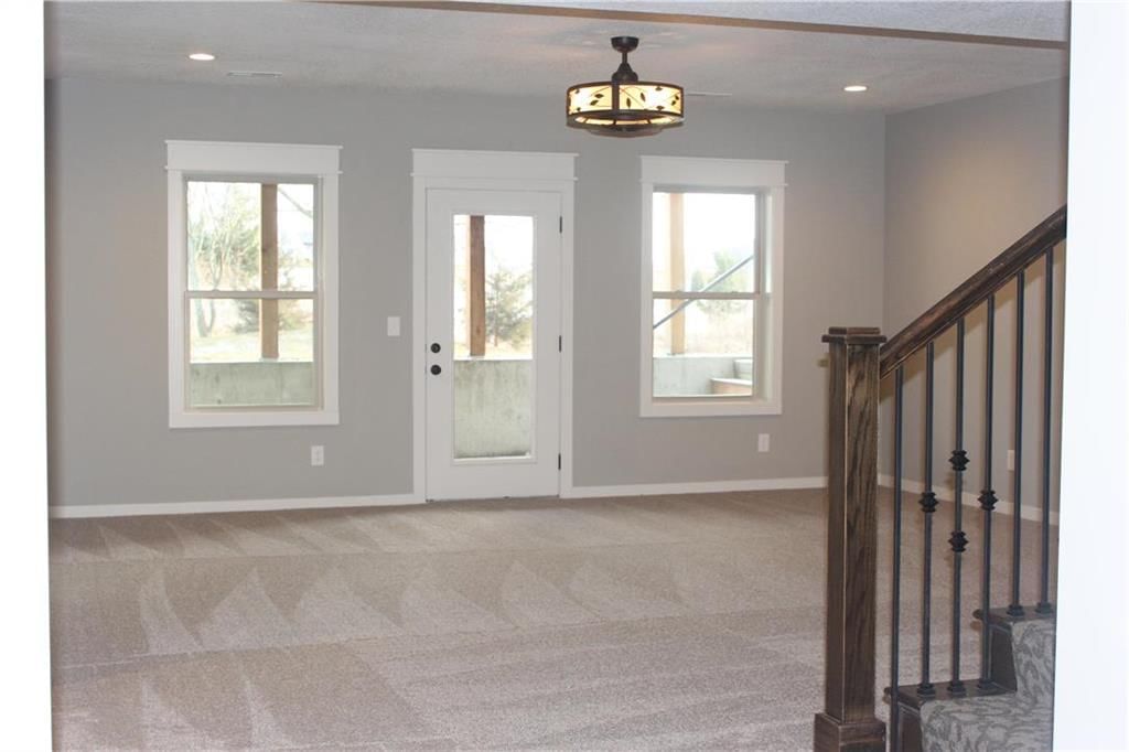16433 Agnes St Street — photo 18