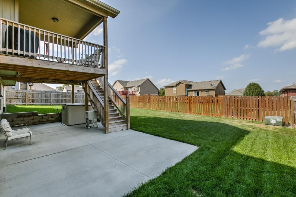 1304 NW BASSWOOD Court — photo 25