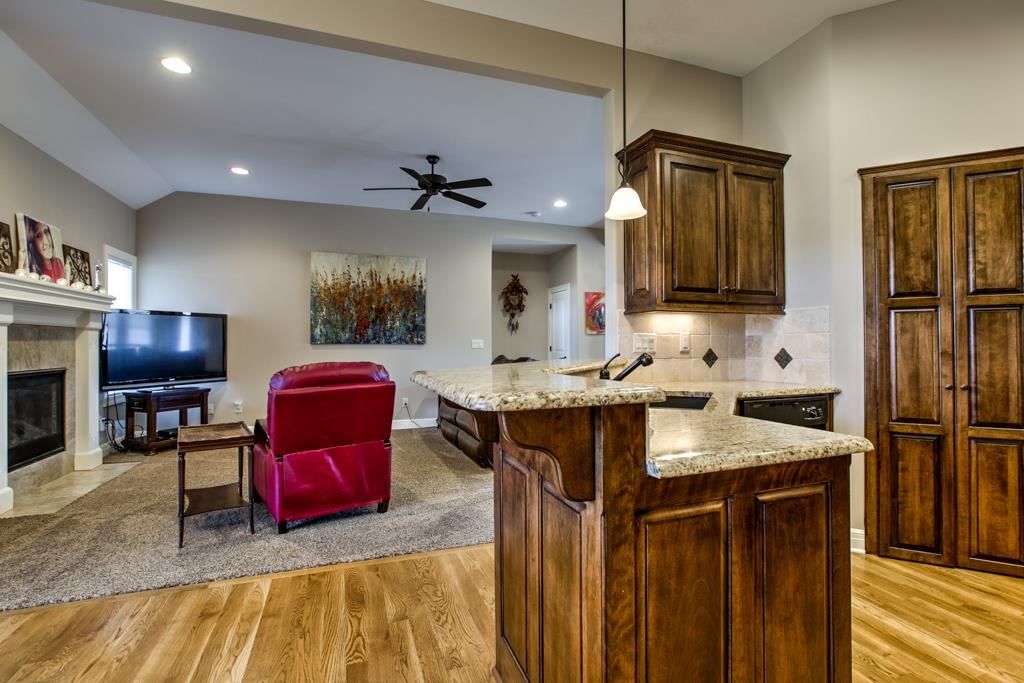 1304 NW BASSWOOD Court — photo 8