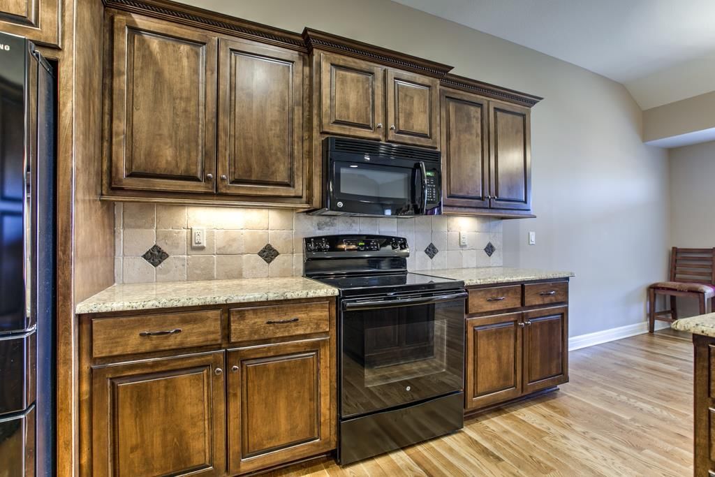 1304 NW BASSWOOD Court — photo 9