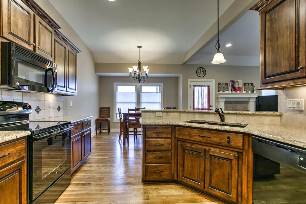 1304 NW BASSWOOD Court — photo 10