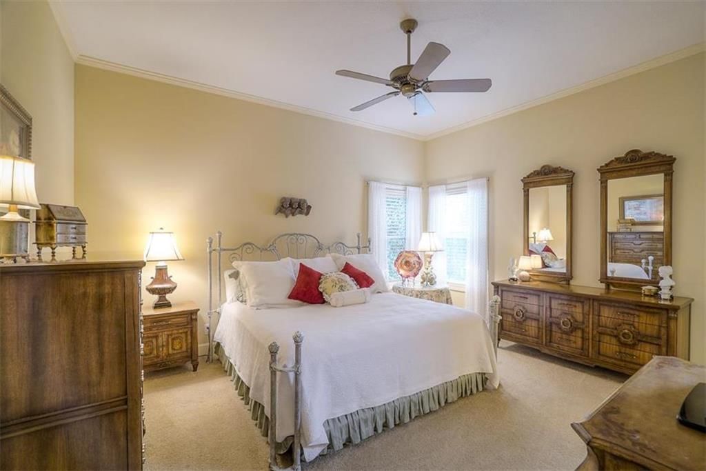 920 SW Sara Circle — photo 13