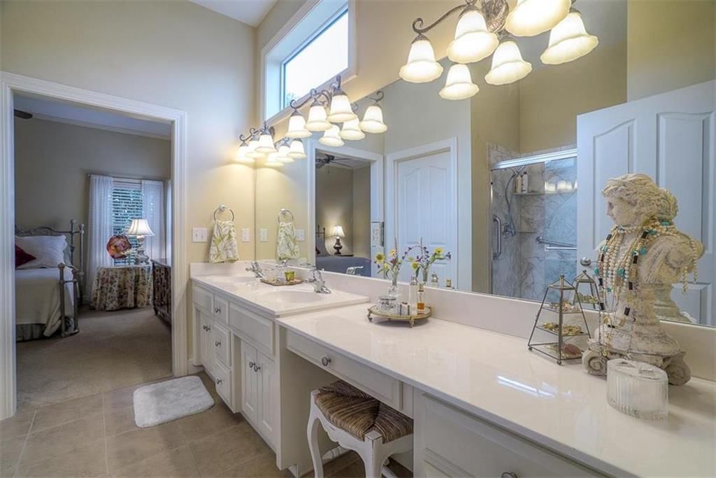 920 SW Sara Circle — photo 14