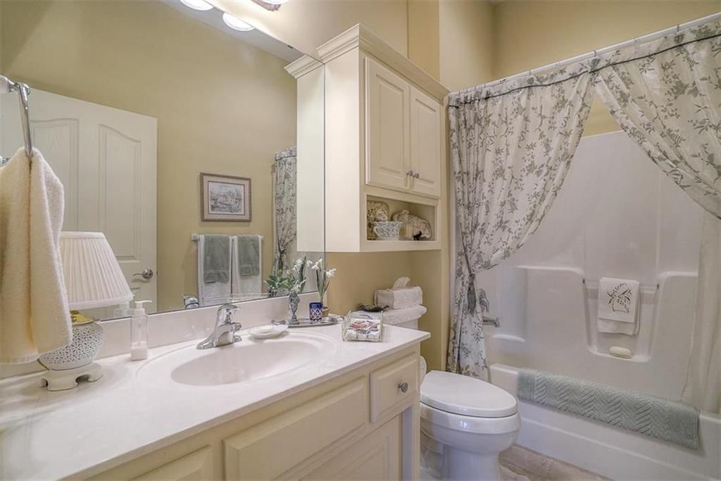 920 SW Sara Circle — photo 17