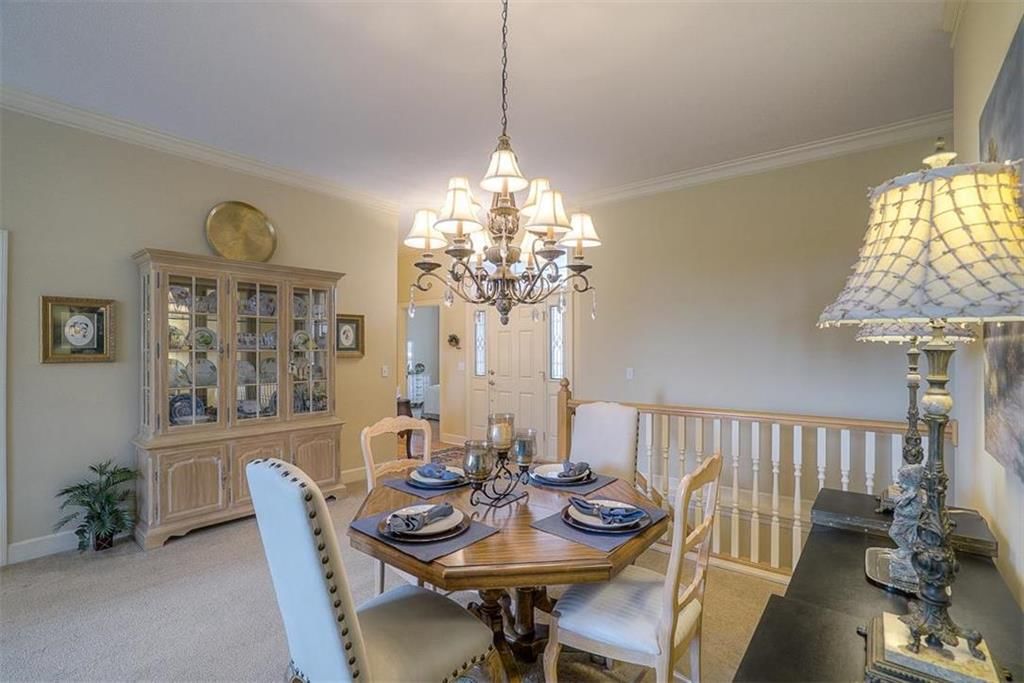 920 SW Sara Circle — photo 3