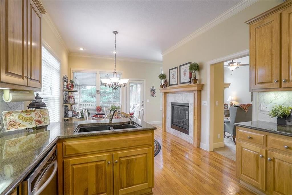 920 SW Sara Circle — photo 7