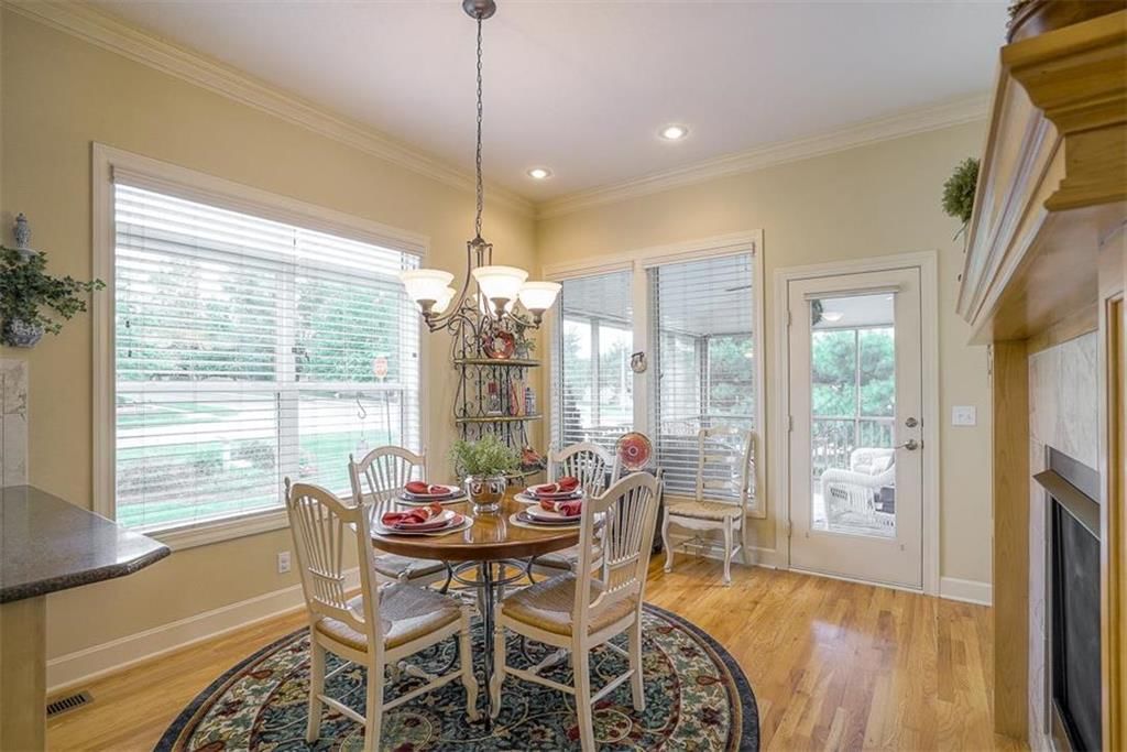 920 SW Sara Circle — photo 8