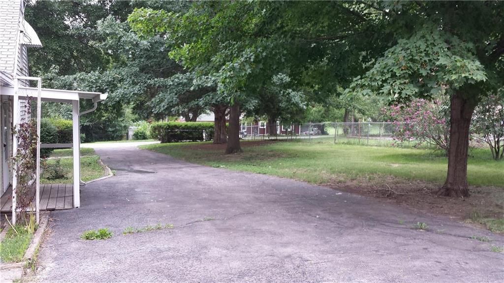 5520 Ash Avenue — photo 2