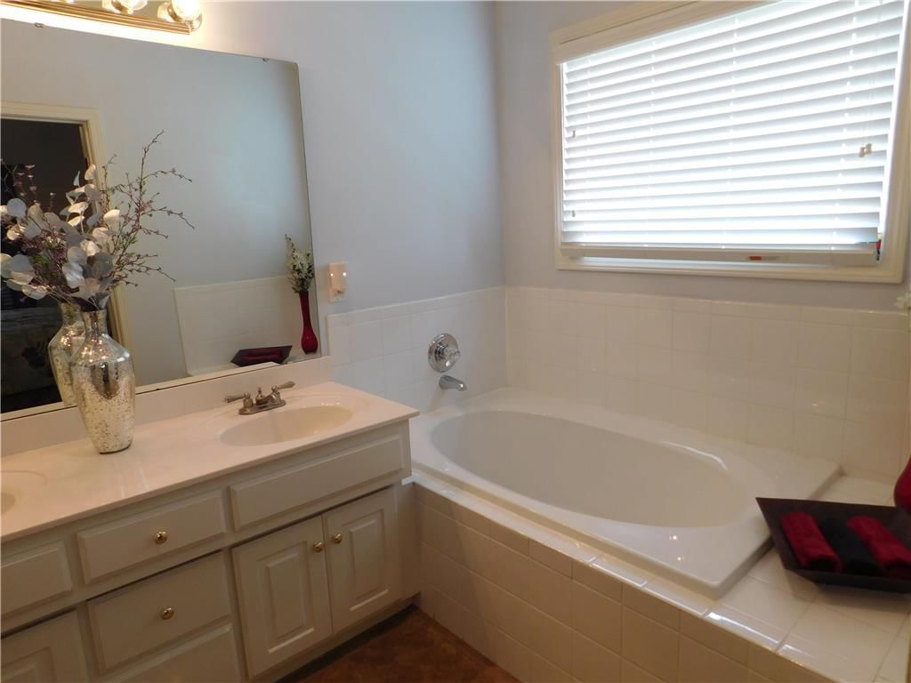 939 N CANYON Drive — photo 11
