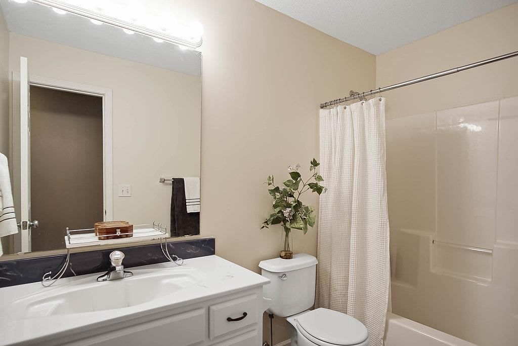 570 N Evergreen Street — photo 15