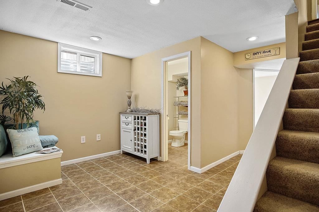 570 N Evergreen Street — photo 18