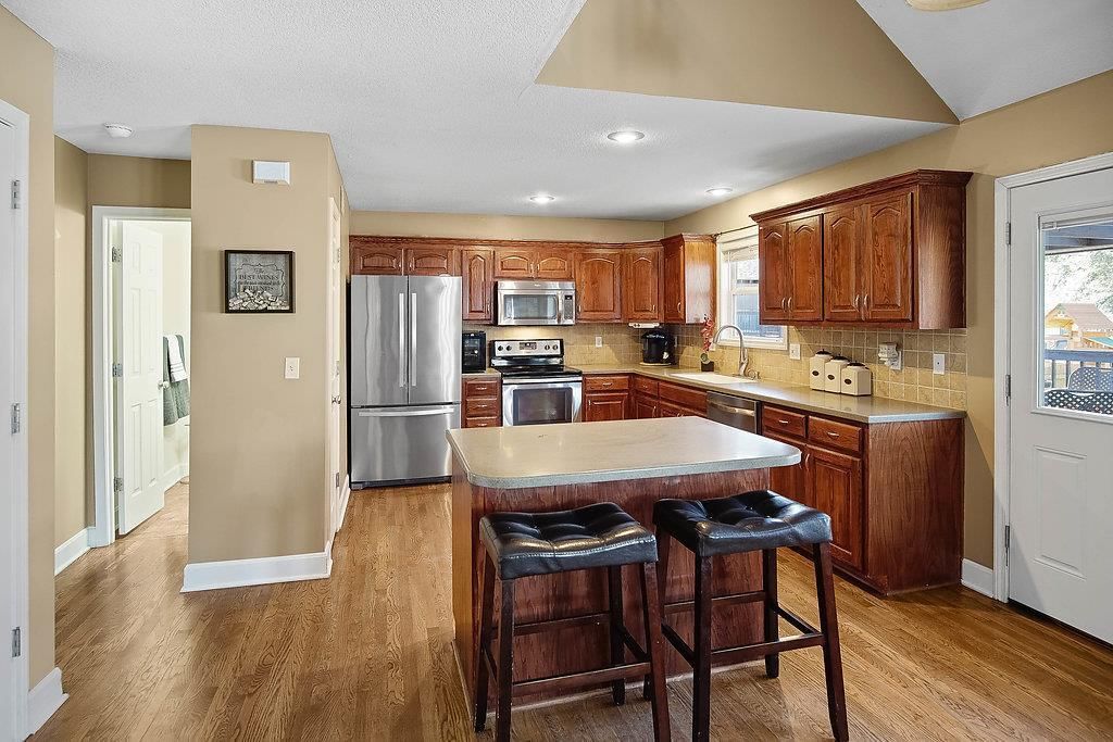 570 N Evergreen Street — photo 7