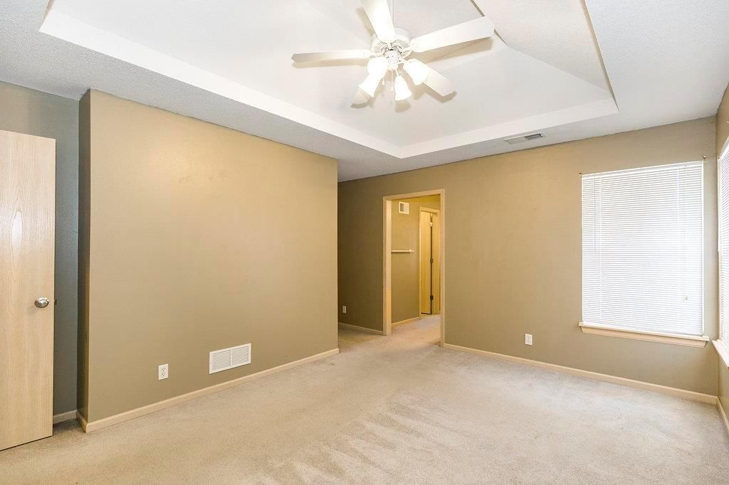 8025 N Elmwood Avenue — photo 12