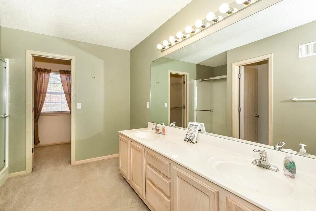 8025 N Elmwood Avenue — photo 14