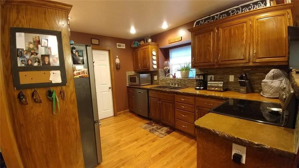 1042 Black Oak Drive — photo 11