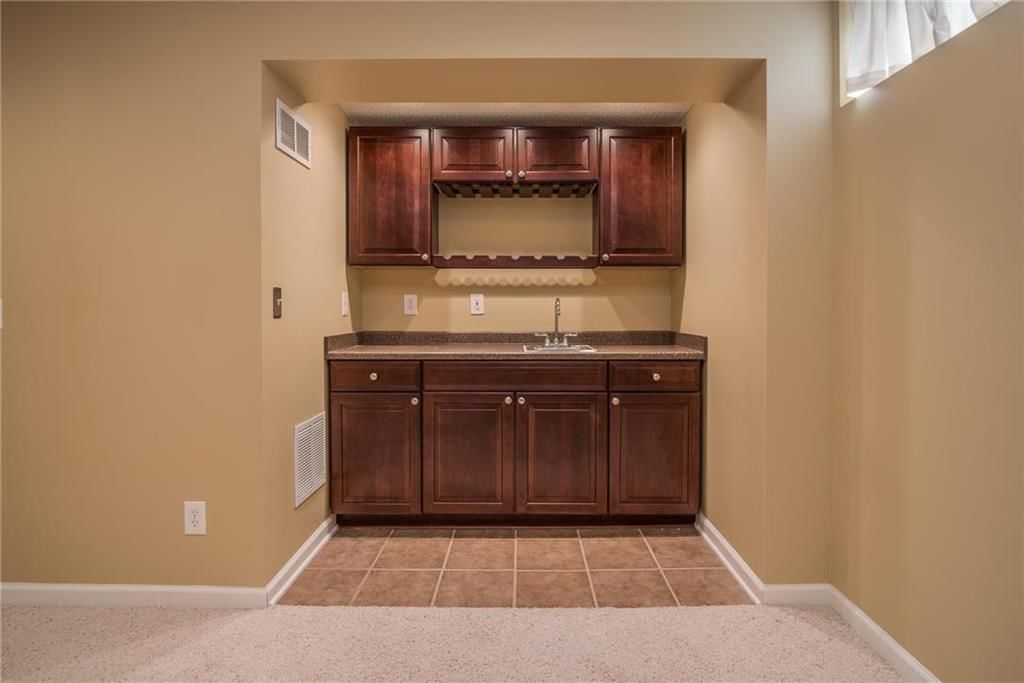 14721 GLENWOOD Avenue — photo 12