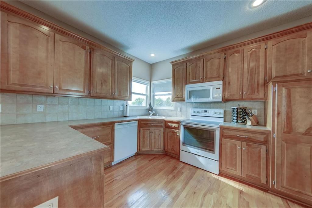 335 Cottonwood Drive — photo 8