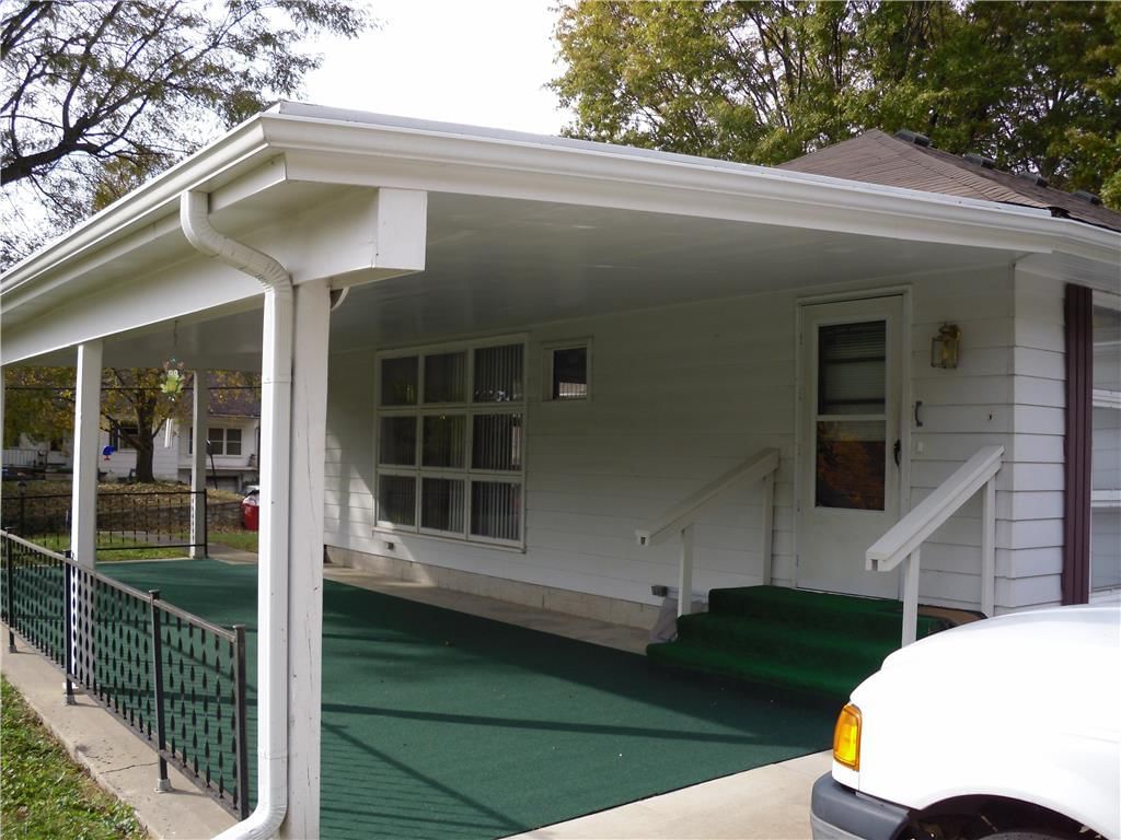 1812 Forest Avenue — photo 2