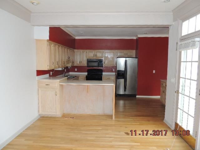 9754 N Montclair Avenue — photo 8