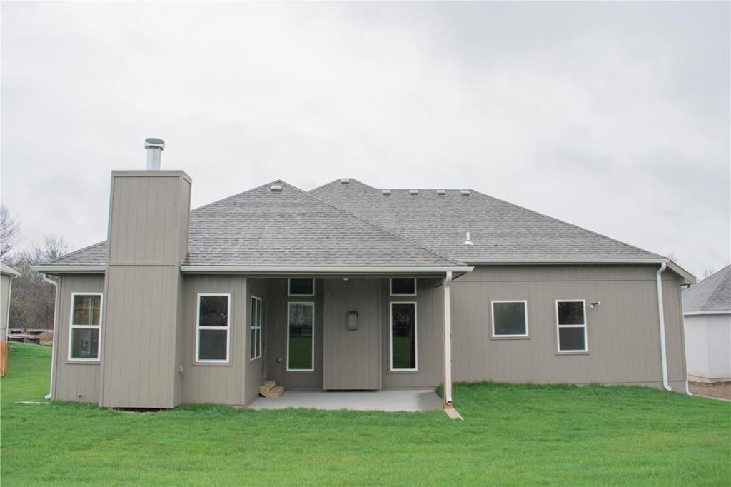 1405 NW Burr Oak Lane — photo 23