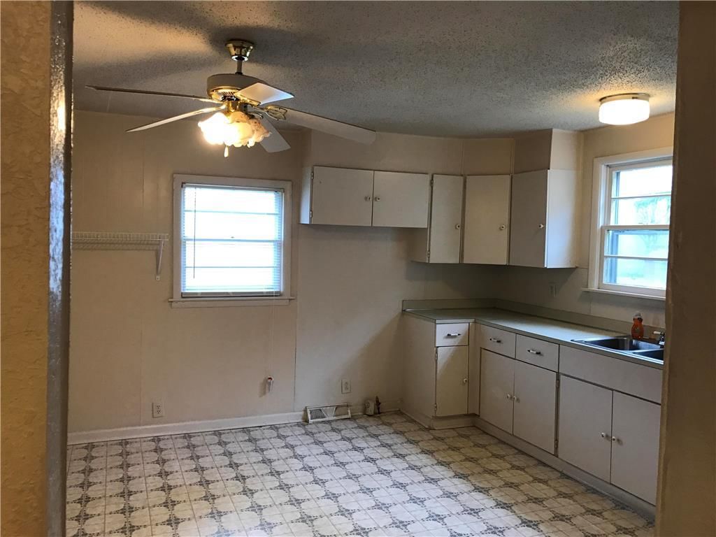 2213 Jefferson Street — photo 8