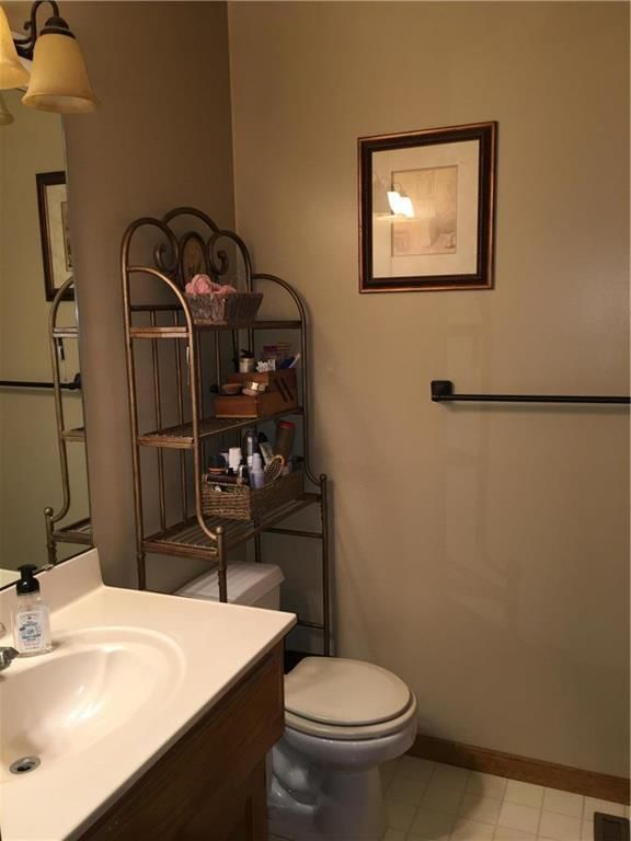 309 NE Virginia Court — photo 13