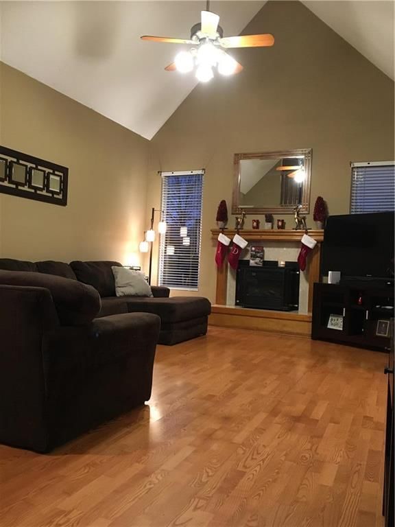309 NE Virginia Court — photo 6
