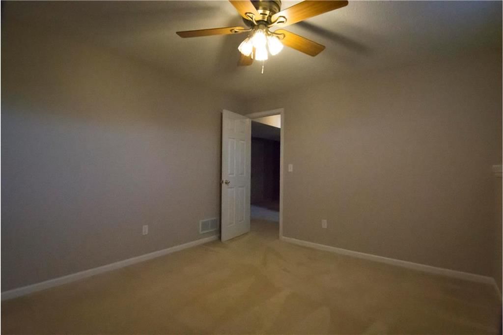 2407 S 23rd Street — photo 13