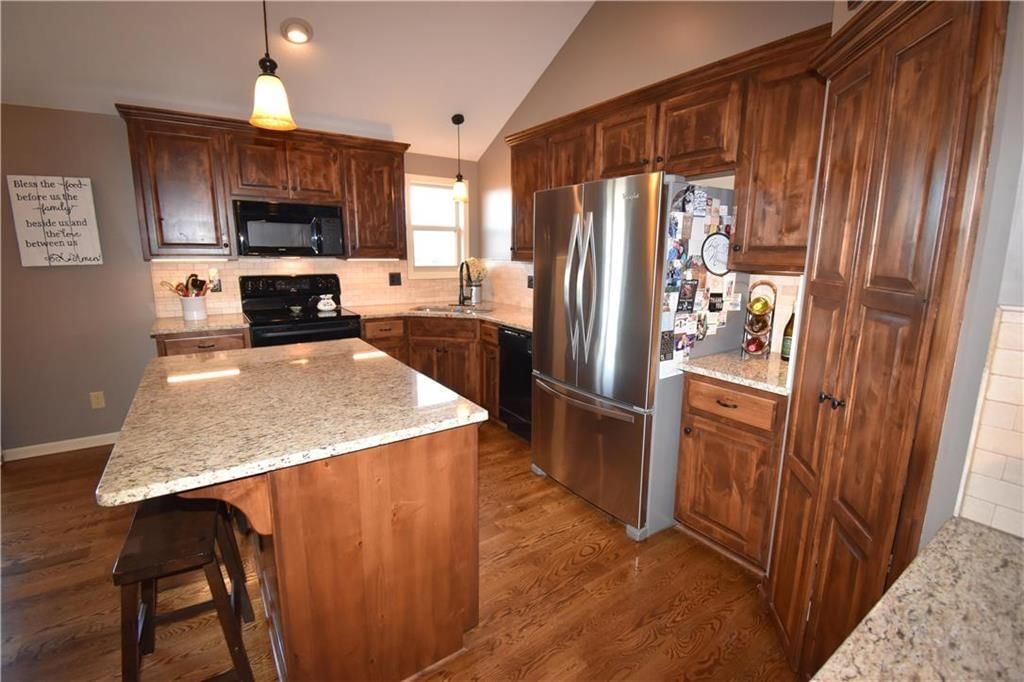 705 Tall Grass Drive — photo 8