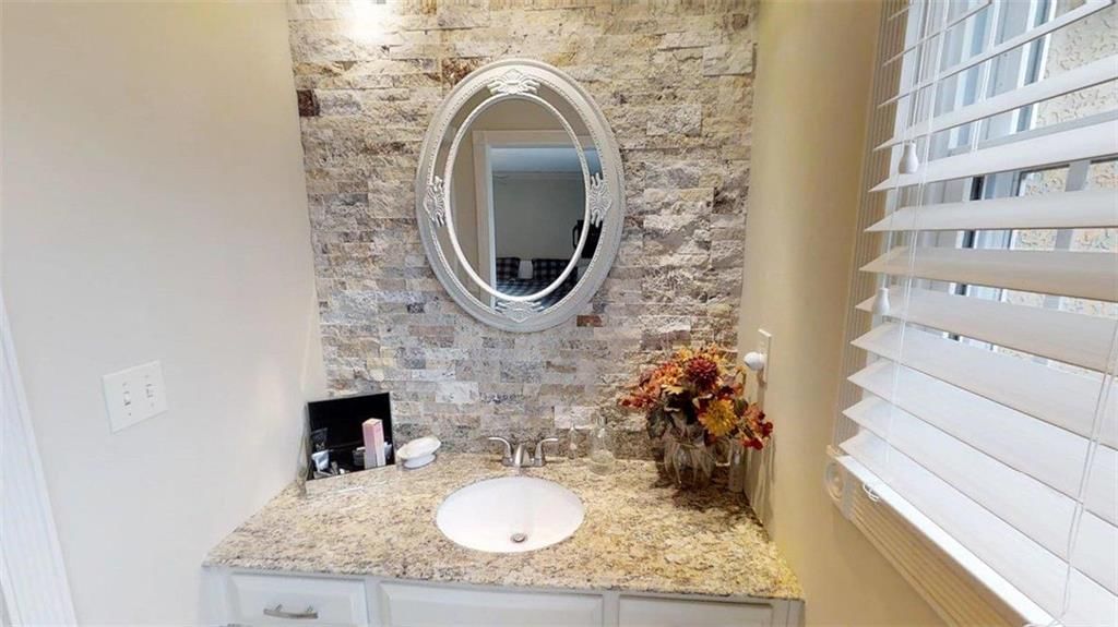 4019 NW Claymont Drive — photo 13