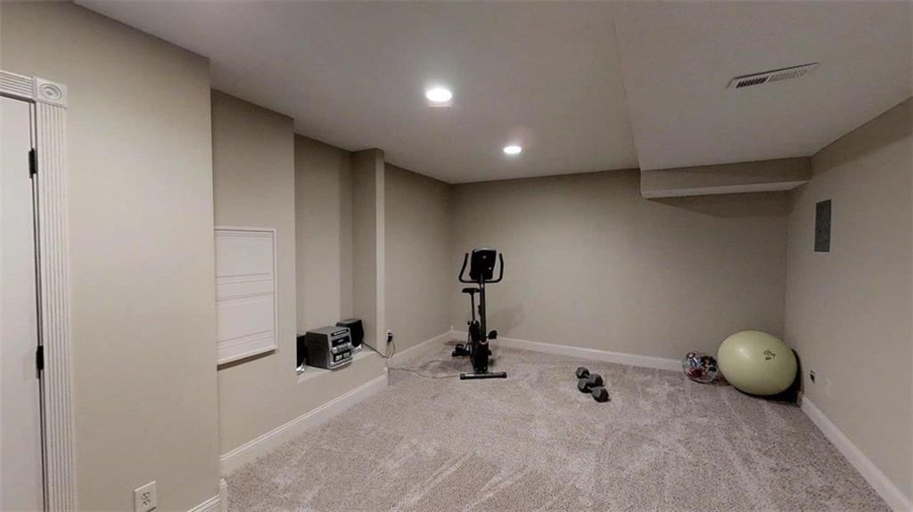 4019 NW Claymont Drive — photo 17