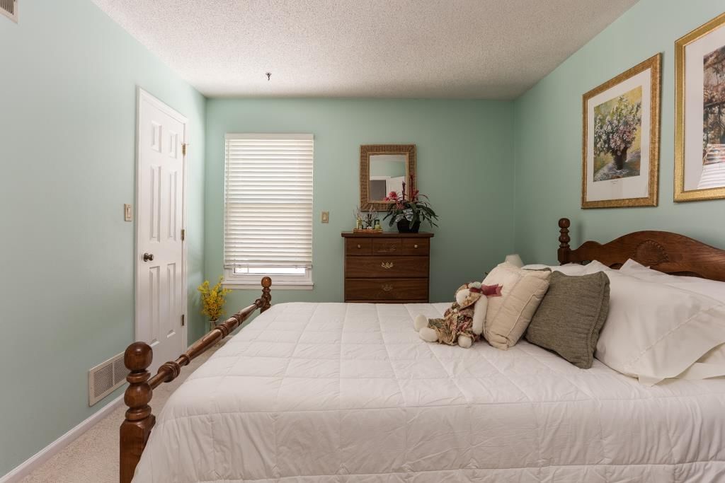 7627 W 93 Street — photo 13