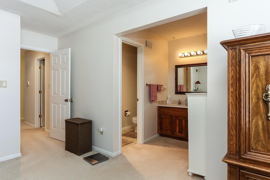 7627 W 93 Street — photo 16