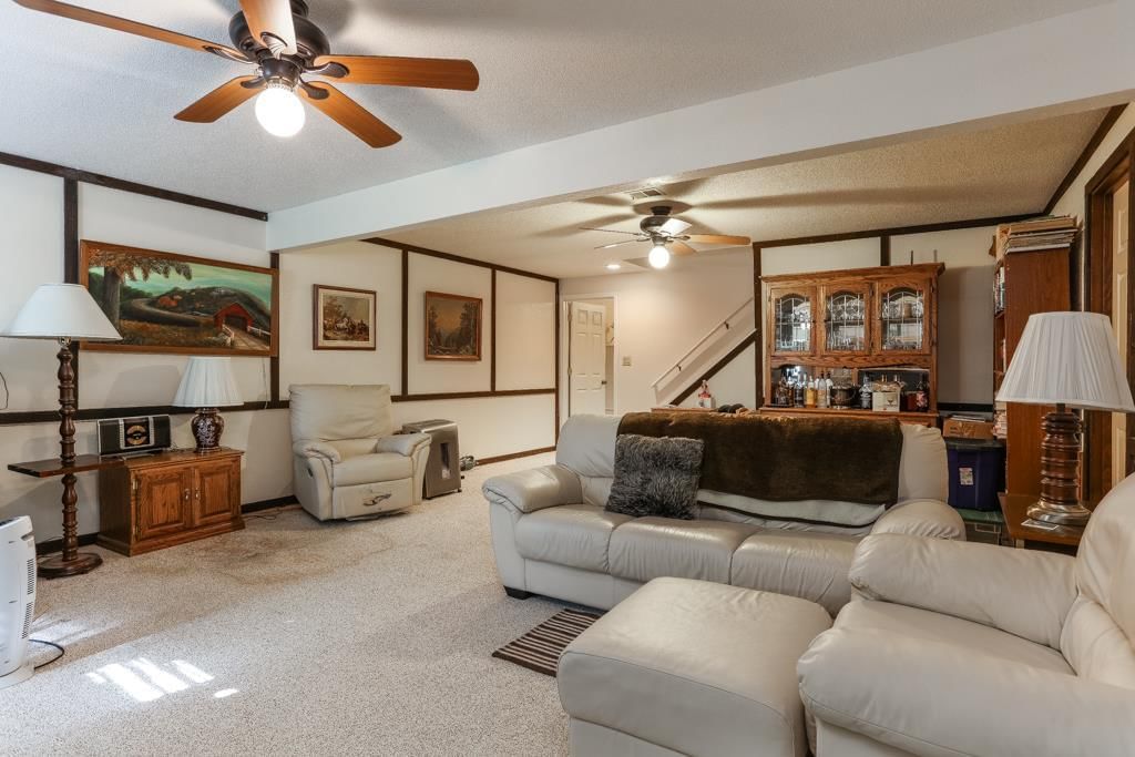 7627 W 93 Street — photo 18