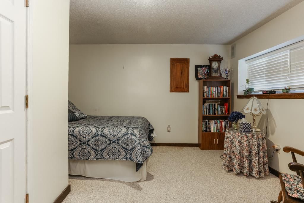 7627 W 93 Street — photo 19