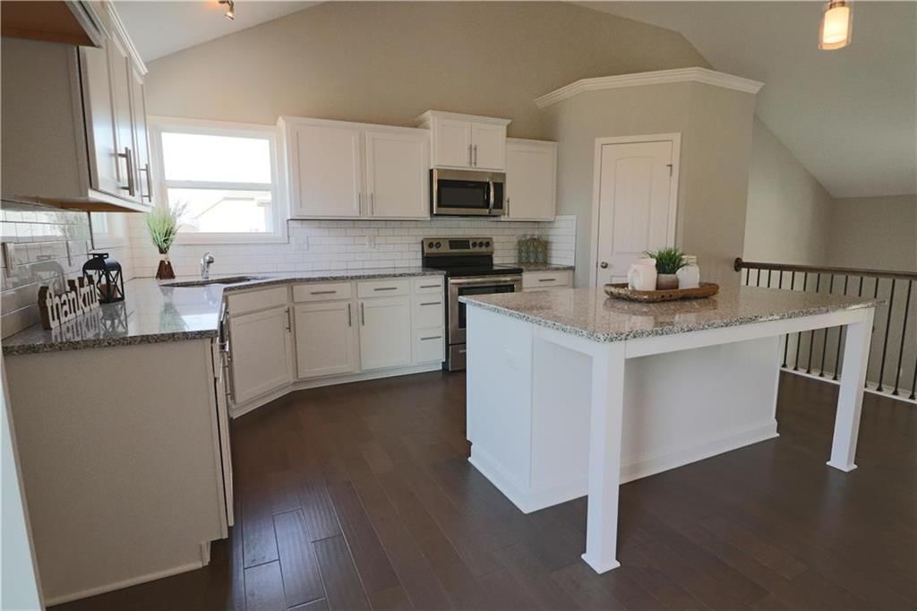 618 Johnston Parkway — photo 12