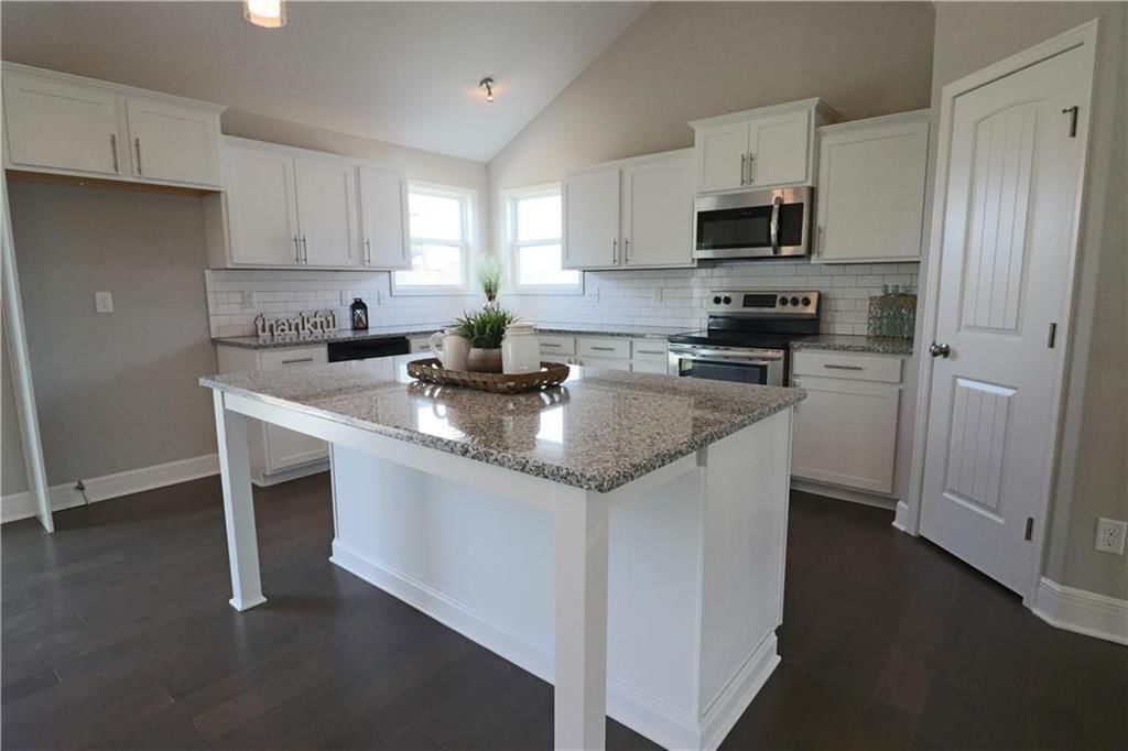 618 Johnston Parkway — photo 8