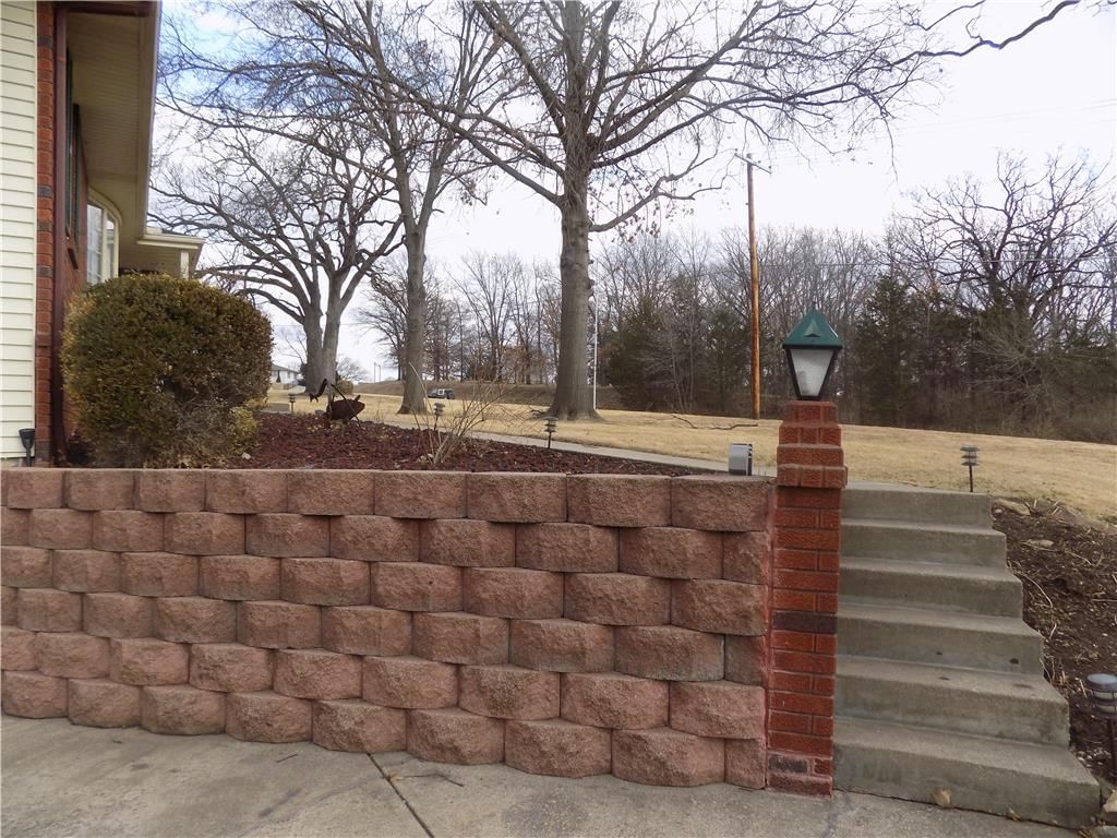 2900 Tonganoxie Drive — photo 24