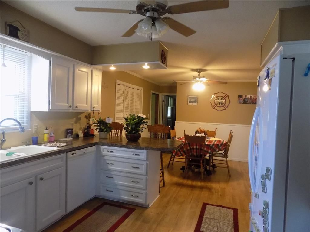 2900 Tonganoxie Drive — photo 9