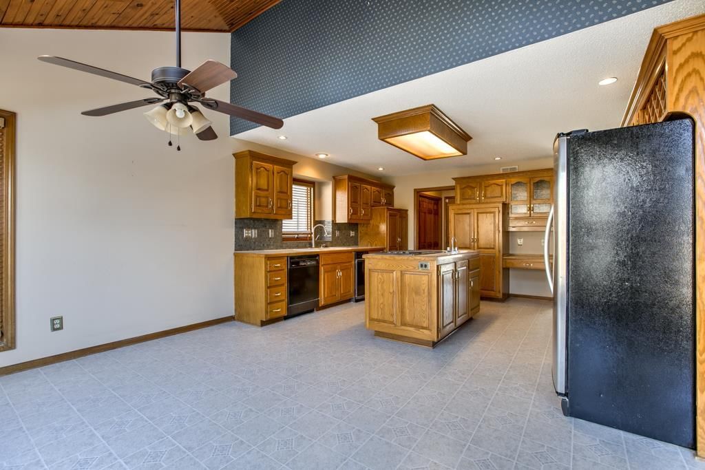 2710 NW Cedar Brook Drive — photo 8