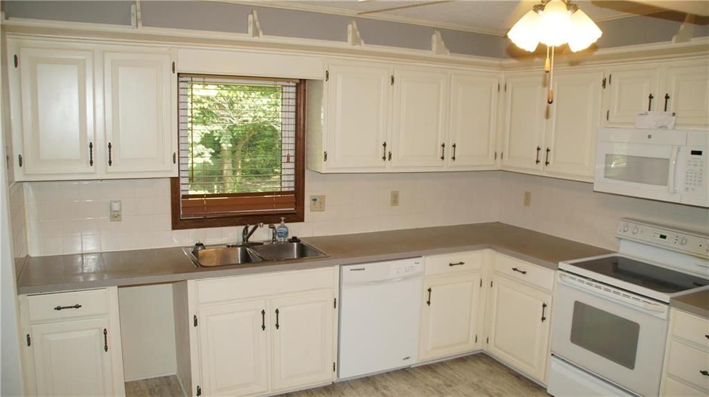 1042 Holman Street — photo 7
