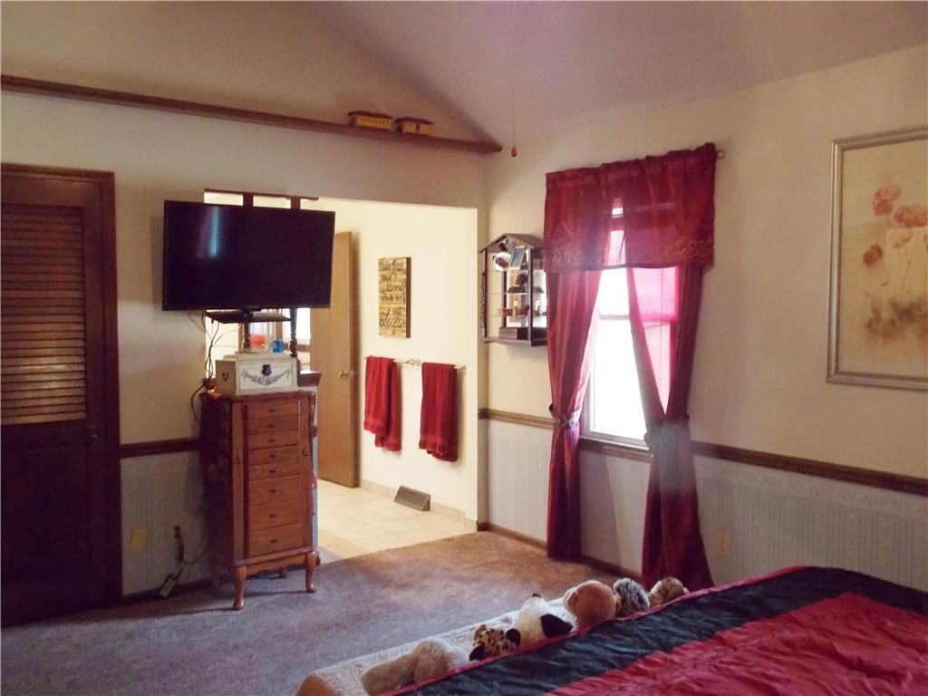 25212 Lone Pine Drive — photo 13