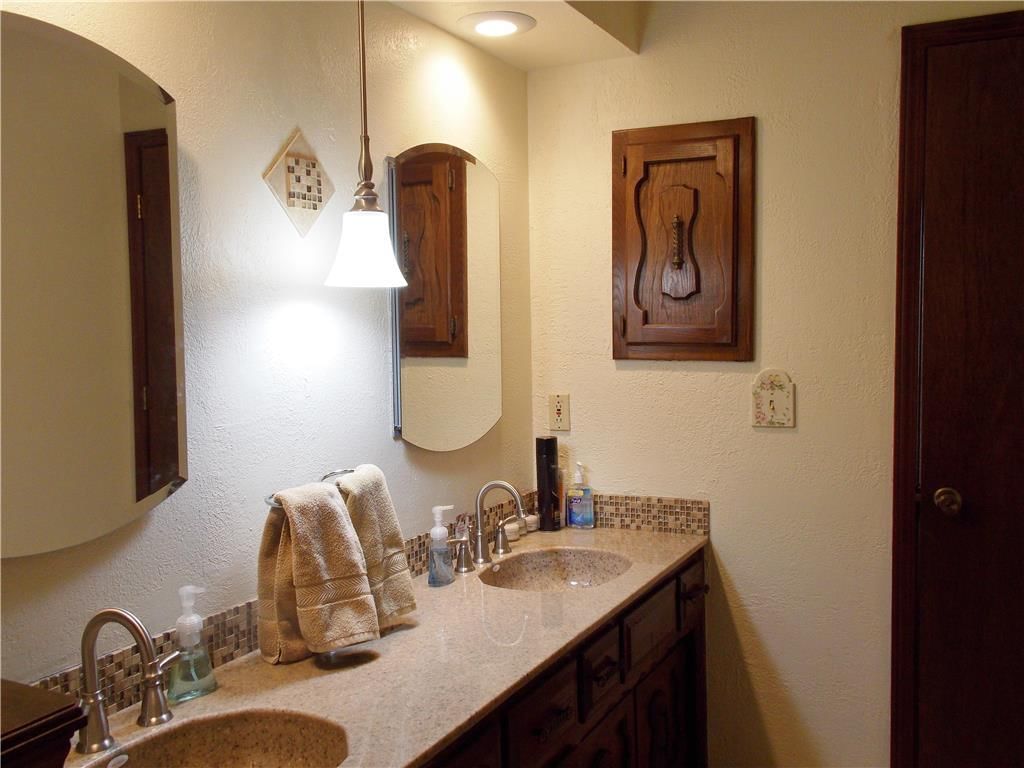 25212 Lone Pine Drive — photo 14