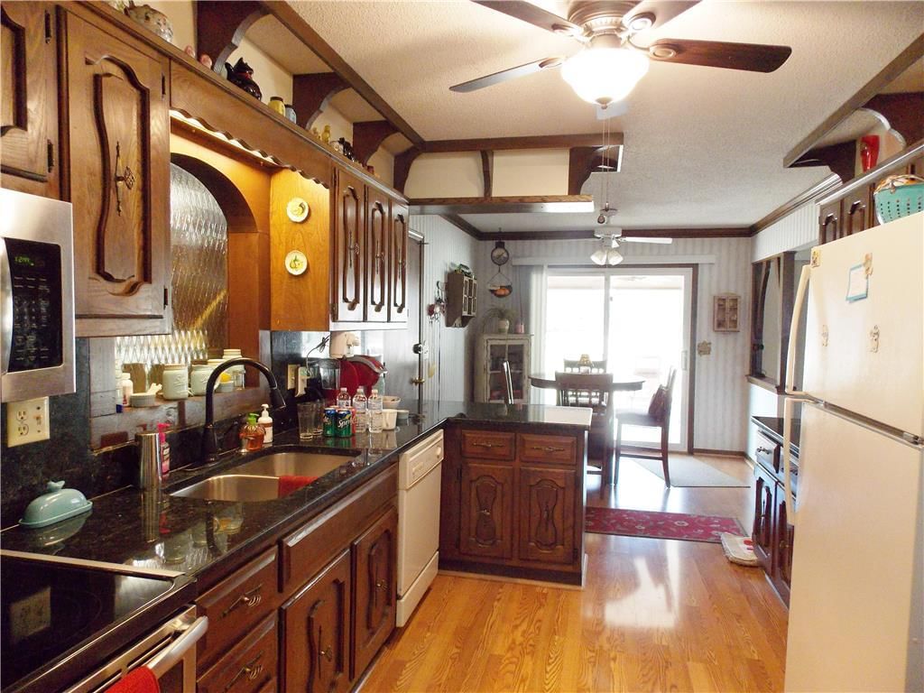 25212 Lone Pine Drive — photo 8