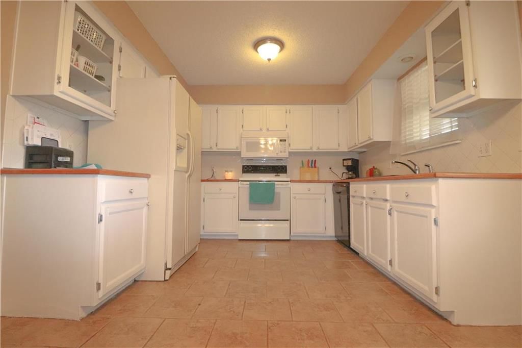 307 E 17th Street — photo 5