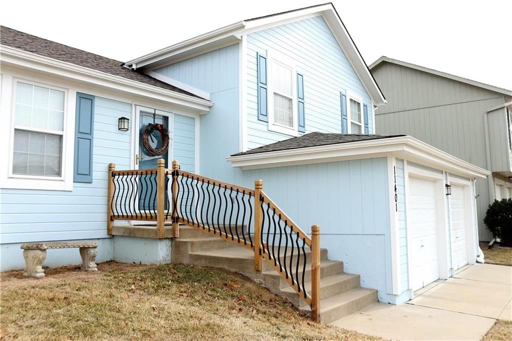 11401 N WYANDOTTE Street — photo 2