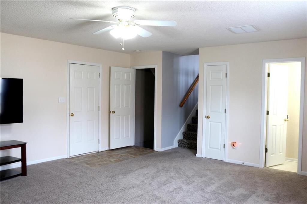 11401 N WYANDOTTE Street — photo 12